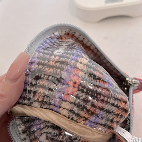 Maaji Wet Bikini Bag with zipper- forro EUC - Picture 10 of 11